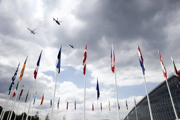 Ogólny Pogląd Oficjalną Tribune Nato Przed Ceremonią Otwarcia Szczytu Nato — Zdjęcie stockowe