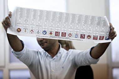 Officials count votes at a polling station in Istanbul, Turkey on Nov. 1, 2015