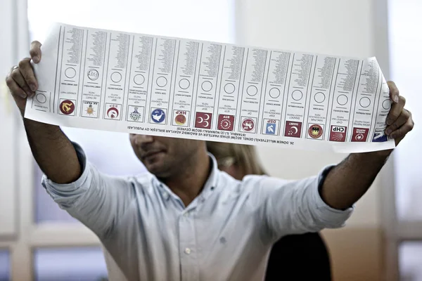 Funcionários Contam Votos Posto Votação Istambul Turquia Novembro 2015 — Fotografia de Stock