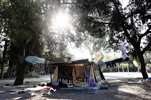 Uchodźcy Imigranci Prowizorycznym Obozie Pedion Tou Areos Park Gdzie Niektórzy — Zdjęcie stockowe