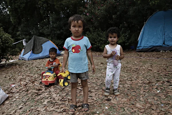 Refugiados Migrantes Acampamento Improvisado Parque Pedion Tou Areos Onde Cerca — Fotografia de Stock