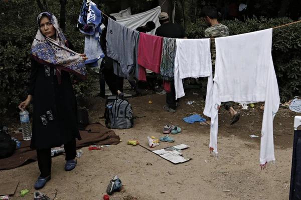Refugiados Migrantes Campamento Improvisado Parque Pedion Tou Areos Donde Viven — Foto de Stock