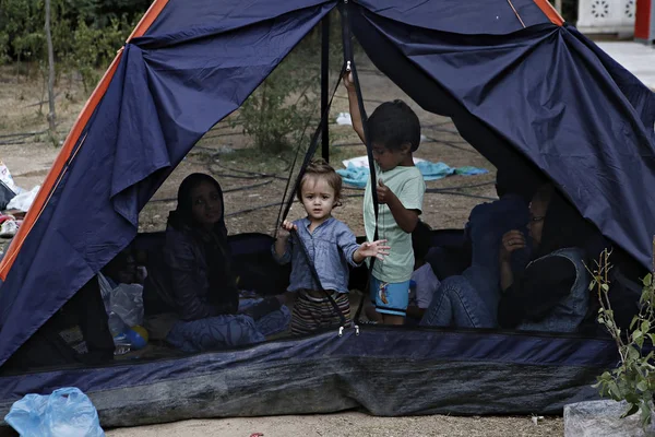 Refugiados Migrantes Campamento Improvisado Parque Pedion Tou Areos Donde Viven — Foto de Stock