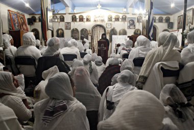 Hıristiyan Etiyopyalılar Atina 'da Ortodoks Noel arifesinde bir gece yarısı kitle yer almak, Ocak ayında Yunanistan 6, 2015. 