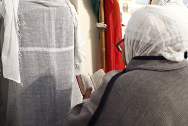 Hıristiyan Etiyopyalılar Atina 'da Ortodoks Noel arifesinde bir gece yarısı kitle yer almak, Ocak ayında Yunanistan 6, 2015. 