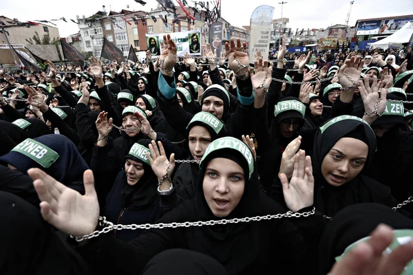 Sciiti Turchi Urlano Slogan Islamici Mentre Piangono Durante Una Processione — Foto Stock