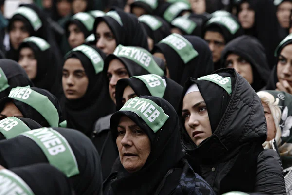 Turkiska Shiiter Människor Ropar Islamiska Slagord Som Sörjer Ashura Procession — Stockfoto