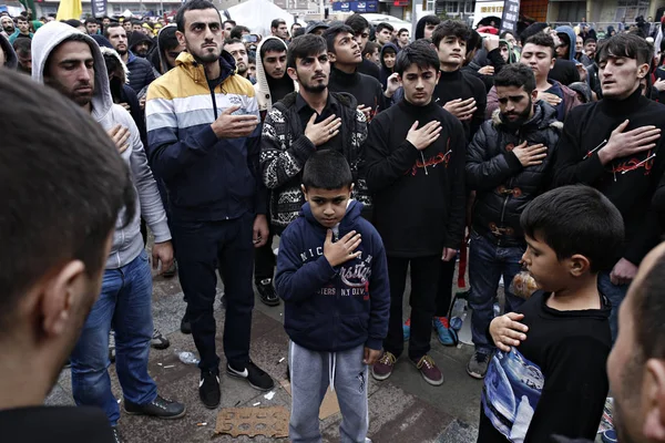 Sciiti Turchi Urlano Slogan Islamici Mentre Piangono Durante Una Processione — Foto Stock