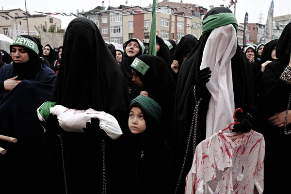 Türk Şiitler Istanbul Bir Ashura Atsiyonu Sırasında Yas Tuttuğu Için — Stok fotoğraf