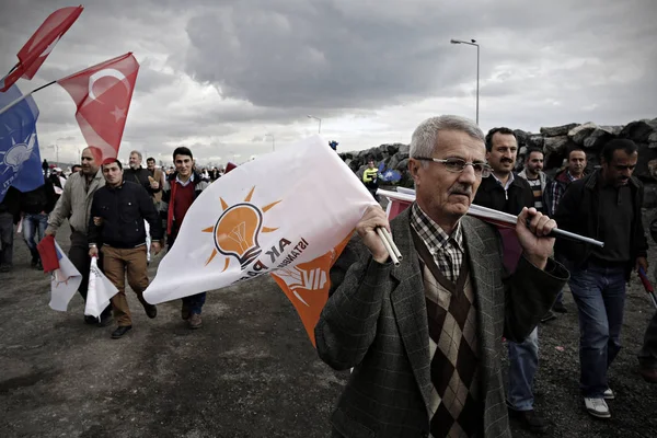 Türk Parti Bayrağını Yöneten Parti Nin Taraftarları Istanbul Yapılan Bir — Stok fotoğraf