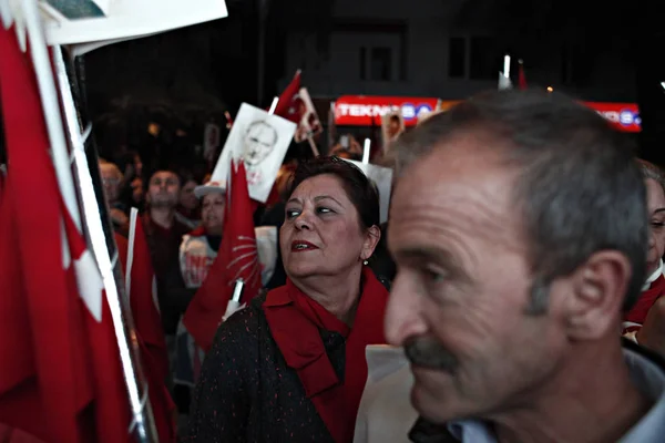 Gente Sostiene Antorchas Carteles Mustafa Kemal Ataturk Fundador Turquía Moderna — Foto de Stock