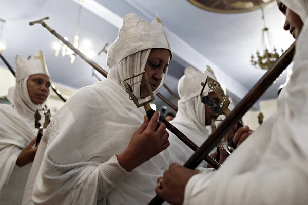 Christliche Äthiopier Nehmen Einer Mitternächtlichen Messe Vorabend Des Orthodoxen Weihnachts — Stockfoto
