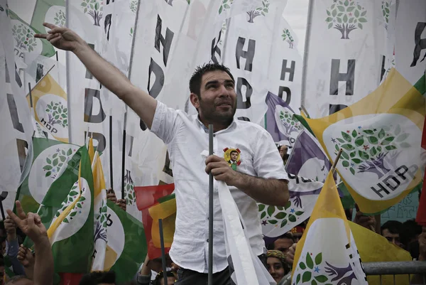 Anhängare Den Pro Kurdiska Folkets Demokratiska Partiet Hdp Wave Party — Stockfoto