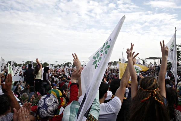 Partidarios Del Partido Democrático Popular Hdp Prokurdo Ondean Banderas Mientras — Foto de Stock
