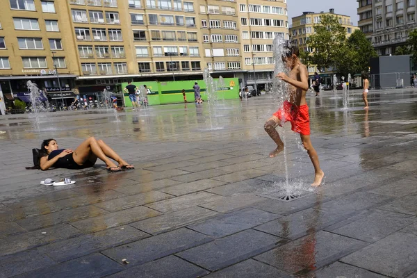 Onda de calor em Brussels, Bélgica — Fotografia de Stock
