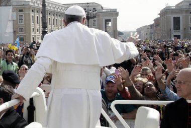  Papa Francis St PE haftalık genel kitleye sonra bırakır