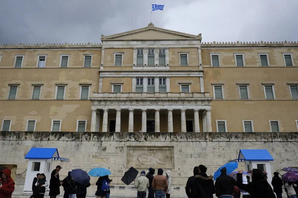 Pedestrians Protect Themself Rain Umbrellas Rainfall Athens Greece April 2019 — Stock Photo, Image