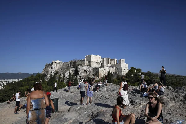 Turister Promenad Runt Akropolis Hill Aten Grekland Aug 2018 — Stockfoto