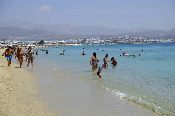 Gente Disfruta Del Clima Soleado Mientras Nadan Mar Playa Agios — Foto de Stock