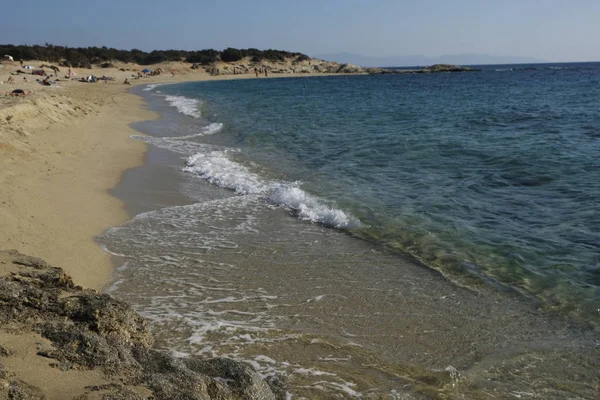 Menschen Entspannen Sich Strand Von Alyko Auf Der Insel Naxos — Stockfoto