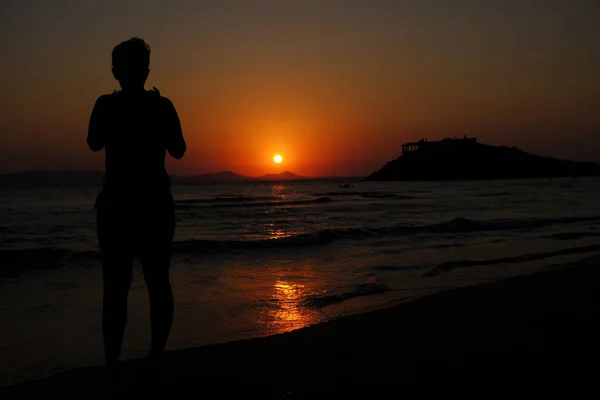 Tramonto Sulla Spiaggia Plaka Nell Isola Naxos Grecia Agosto 2018 — Foto Stock