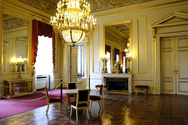 Visitatori Fanno Tour Nel Palazzo Reale Bruxelles Belgio Luglio 2019 — Foto Stock