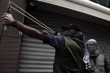 Türkiye, İstanbul: Türk polisi su kanonu ve göz yaşartıcı gaz kullandı