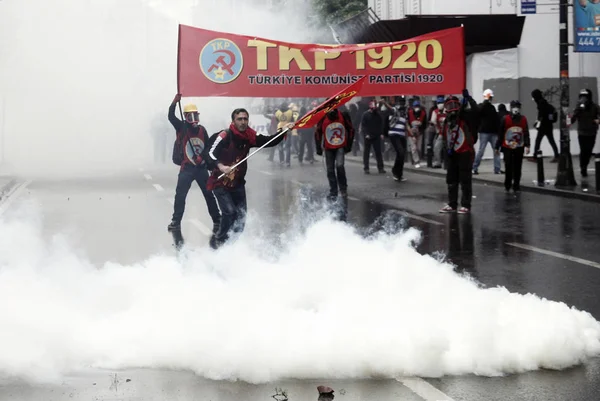 Türkiye, İstanbul: Türk polisi su kanonu ve göz yaşartıcı gaz kullandı