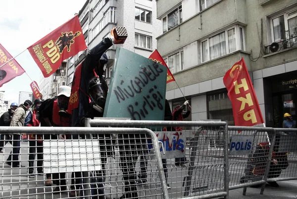 Türkei, Istanbul: Türkische Polizei setzte Wasserwerfer und Tränengas ein — Stockfoto