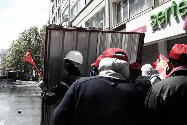 Türkiye, İstanbul: Türk polisi su kanonu ve göz yaşartıcı gaz kullandı