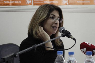 Kanadalı yazar, sosyal aktivist ve gazeteci Naomi Klein, 4 Haziran 2013 tarihinde Selanik,Yunanistan'da bir Viome fabrika kooperatifini ziyaret etti