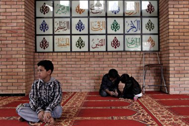Müslümanlar Ramazan Bayramı kutlamaları sırasında dua, Atina'da Kurban Bayramı, Ekim'de Yunanistan 4 2014