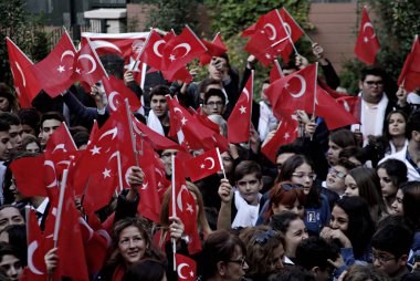 Türkiye Cumhuriyeti'nin kurucusu Mustafa Kemal Atatürk'ün 10 Kasım 2014 tarihinde Yunanistan'ın Selanik kentinde ki müzesinde düzenlenen anma törenine katılanlar