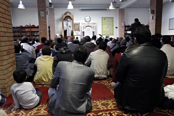 Moslims Bidden Tijdens Viering Van Eid Fitr Het Feest Van — Stockfoto