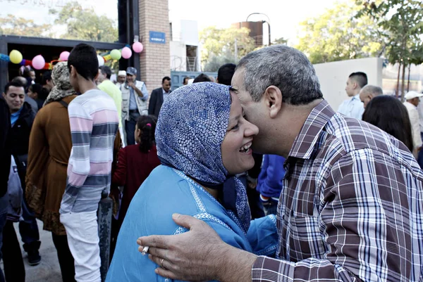 Moslims Bidden Tijdens Viering Van Eid Fitr Het Feest Van — Stockfoto