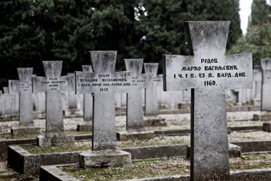Selanik'teki Zeitenlik Müttefik Askeri Mezarlığı'nda Birinci Dünya Savaşı askerlerinin mezar taşları, Yunanistan Ekim 18, 2014