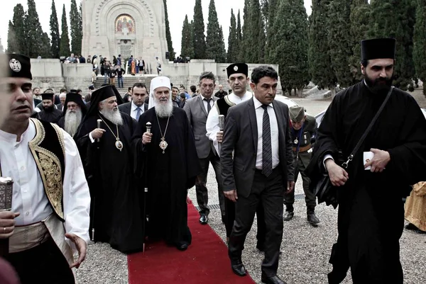 Serbisk Ortodoxa Kyrkan Patriarken Irinej Anländer För Att Tjäna Minneshögtiden — Stockfoto