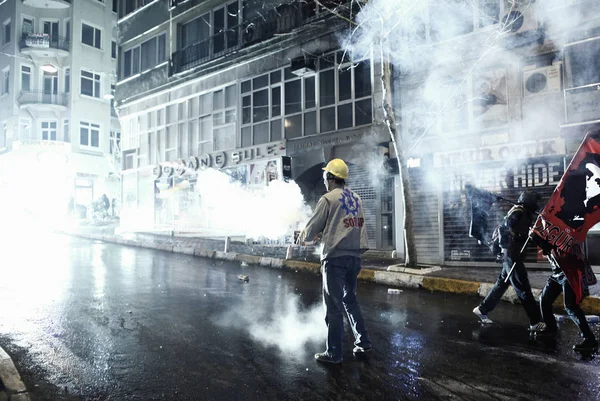 Policías Manifestantes Enfrentaron Durante Una Protesta Antigubernamental Estambul Turquía Febrero —  Fotos de Stock