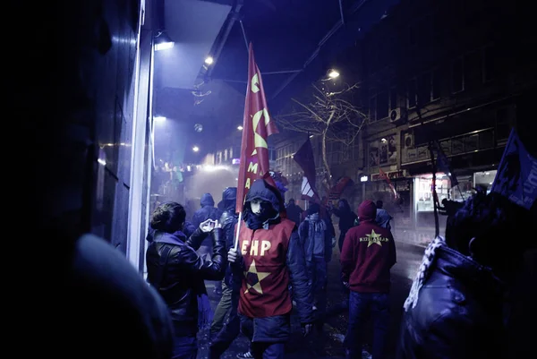 İstanbul'da hükümet karşıtı bir protesto sırasında polis ve göstericiler çatıştı, Türkiye Şubat 22, 2014.