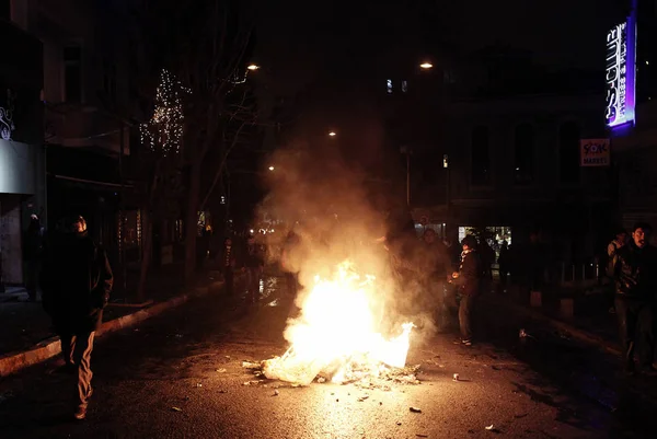 トルコのイスタンブールで反政府デモ中に警察とデモ隊が衝突 2014 — ストック写真