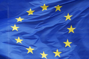 Brüksel, Belçika. 7 Mart 2019. Avrupa bayrakları Avrupa genel merkezi nin önünde rüzgarda esme de oldu.