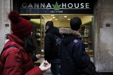 Brüksel'de Cannabidiol (Cbd) ürünleri ile mağaza dış görünümü, Belçika Mar. 1, 2019