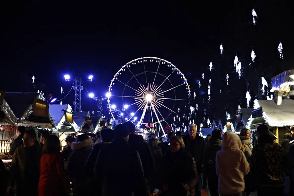 Tömeg Séta Karácsonyi Piacon Brüsszelben Belgiumban December 2018 — Stock Fotó