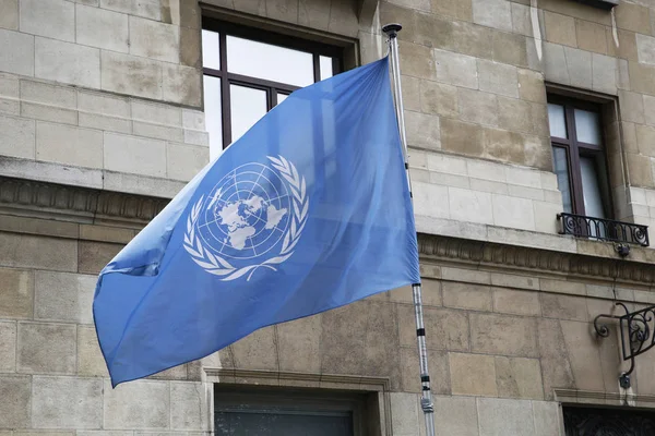 Bruselas Bélgica Julio 2018 Bandera Las Naciones Unidas Ondeando Fuera — Foto de Stock