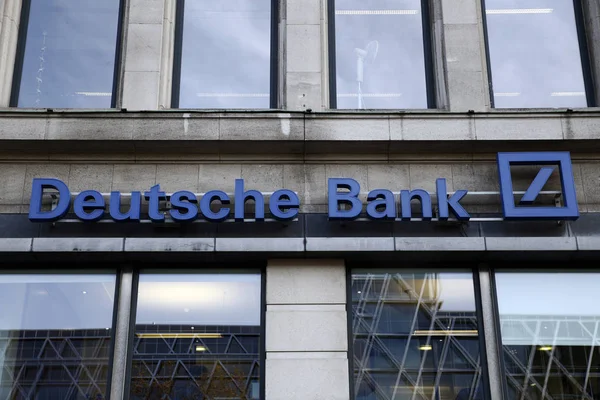 Deutsche Bank şubesi, Brüksel, Belçika. — Stok fotoğraf