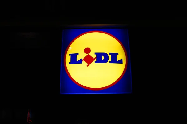 Логотип Немецкой Сети Супермаркетов Lidl Можно Увидеть Магазине Центре Брюсселя — стоковое фото