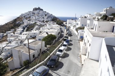 29 Temmuz 2017 tarihinde Oniki ada kompleksinde, Yunanistan'ın Astypalaia adasındaki Chora kasabasını görüntüleyin 