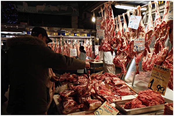Мясники Потребители Публичном Рынке Афинах Греция Декабря 2014 Года — стоковое фото