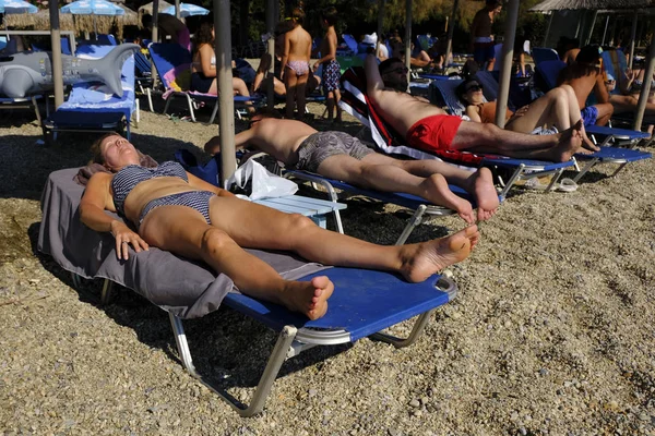 Les Gens Bronzent Sur Plage Village Afissos Grèce Août 2018 — Photo