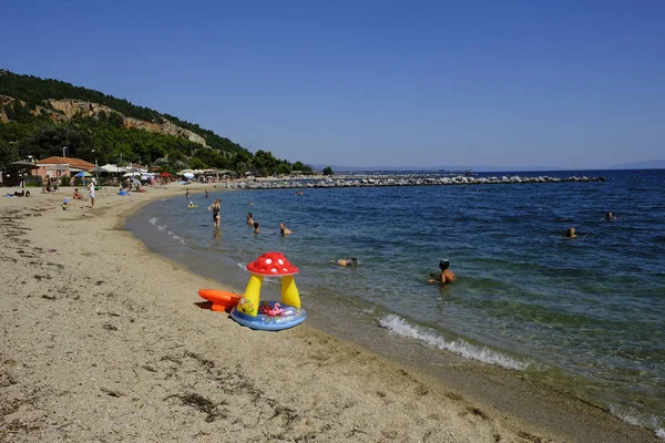 Människor Sola Stranden Anavros Grekland Aug 2018 — Stockfoto